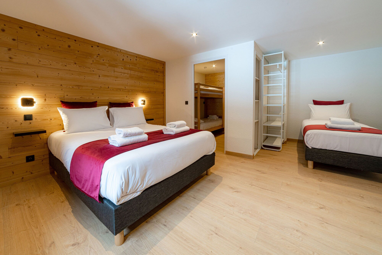 Bedroom 2, Hôtel Restaurant Le Madame, Isère