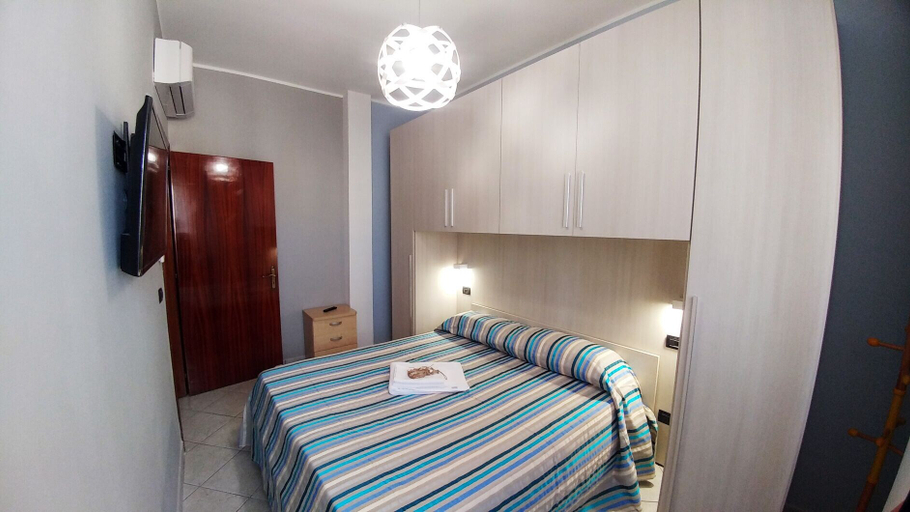 Bedroom 2, Bluemarine Apartment, Lecce