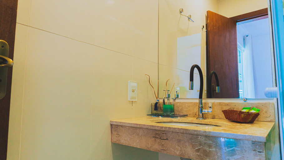 Bathroom 4, Pousada Flor de Lua, Cairu
