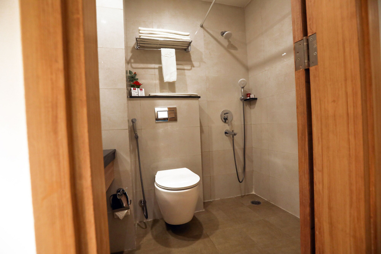 Bathroom 5, Hotel Elora, Lucknow