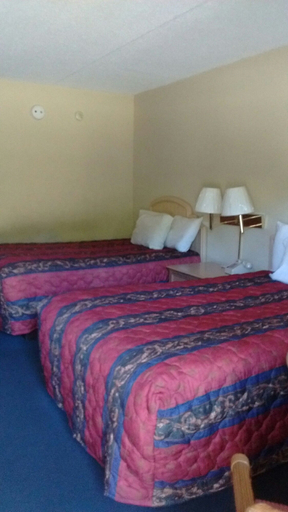Bedroom 4, Days Inn by Wyndham York Alabama, Sumter
