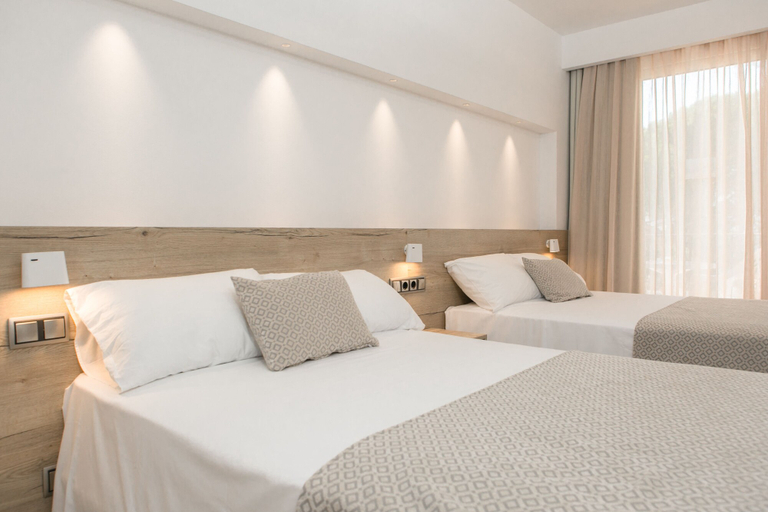 Bedroom 4, RVHotels Nieves Mar, Girona
