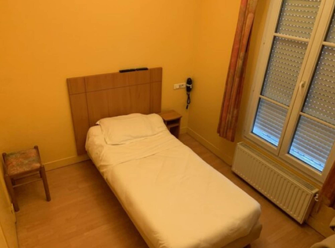 Bedroom 5, Le Theatre, Hauts-de-Seine