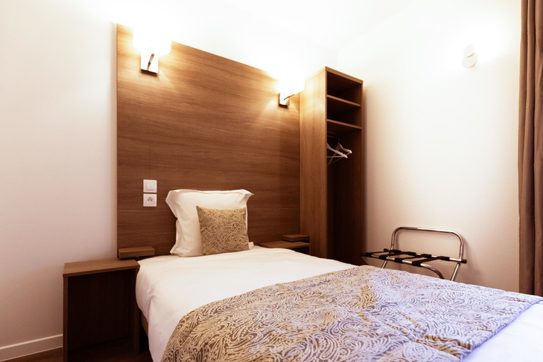 Bedroom 4, Le Theatre, Hauts-de-Seine
