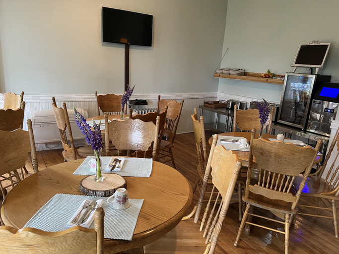 Food & Drinks, McLean House Bed & Breakfast, Kings