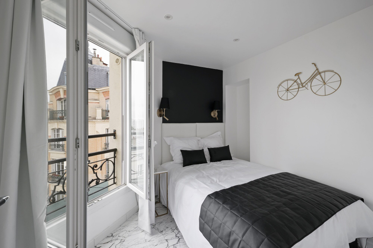 Bedroom 4, Le Bellevue, Paris