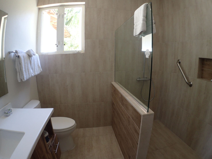 Bathroom 4, Siesta - Runaway Bay 5BR