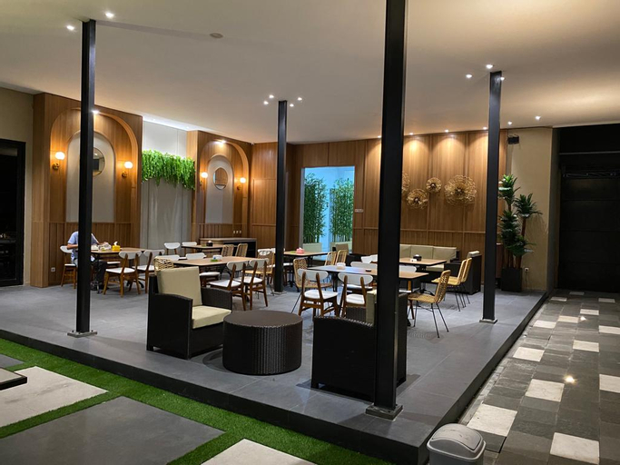 Food & Drinks 4, Cempaka Mas Hotel, Jombang