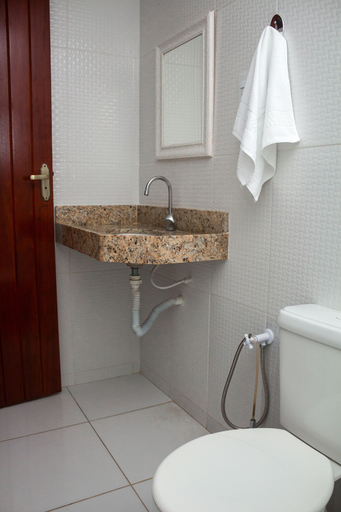 Bathroom 3, Wellness Inn, Campos