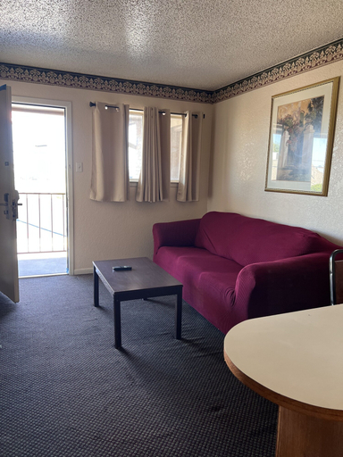 Others 4, Hallmark Inn and Suites, Bell