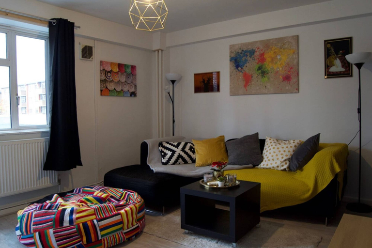 Others 3, Modern 1 Bedroom in Shadwell With Balcony, London