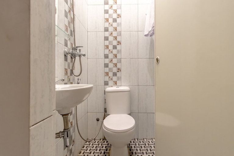 Bathroom 4, Hotel O HOMESTAY JAYA, Medan
