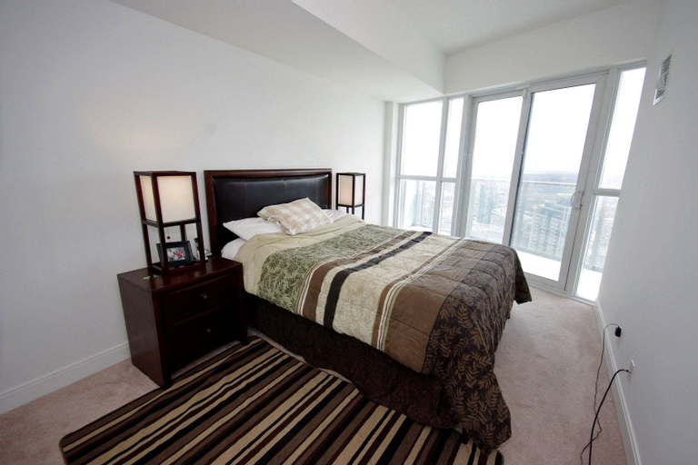 Bedroom 2, NAPA Furnished Suites - Square One, Peel