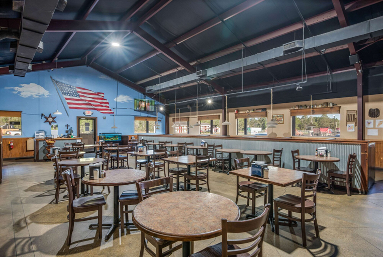 Food & Drinks 5, Rodeway Inn Gurdon I-30, Clark