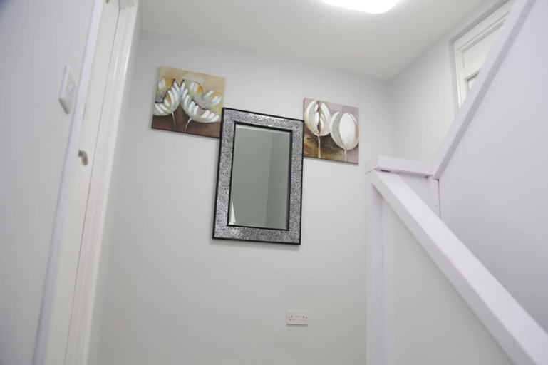 Others 3, Room in House - A A Guest Room8, London
