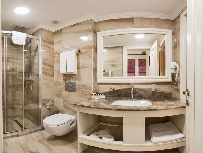 Bathroom 5, Marnas Hotels, Zeytinburnu