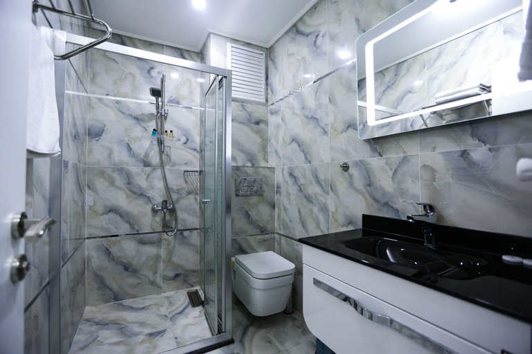 Bathroom 5, Restwon Suit Hotel, Bakırköy