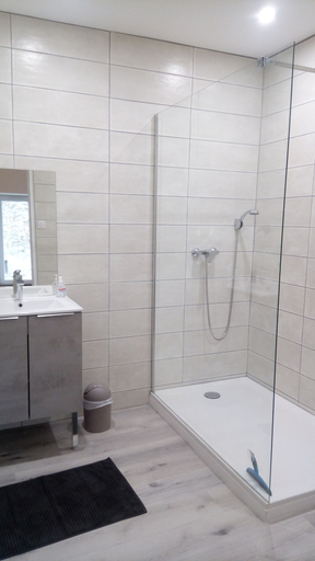 Bathroom 5, La Vigneronne, Aude
