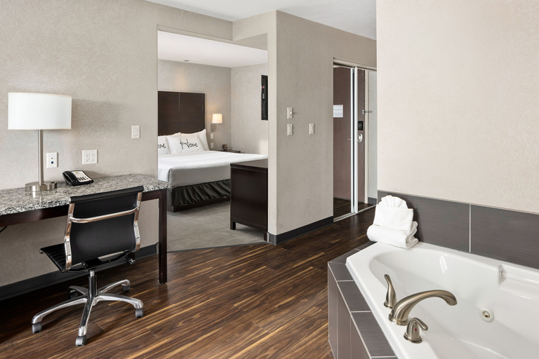 Bathroom 5, Home Inn & Suites Swift Current, Division No. 8
