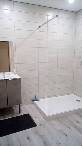 Bathroom 5, La Vigneronne, Aude