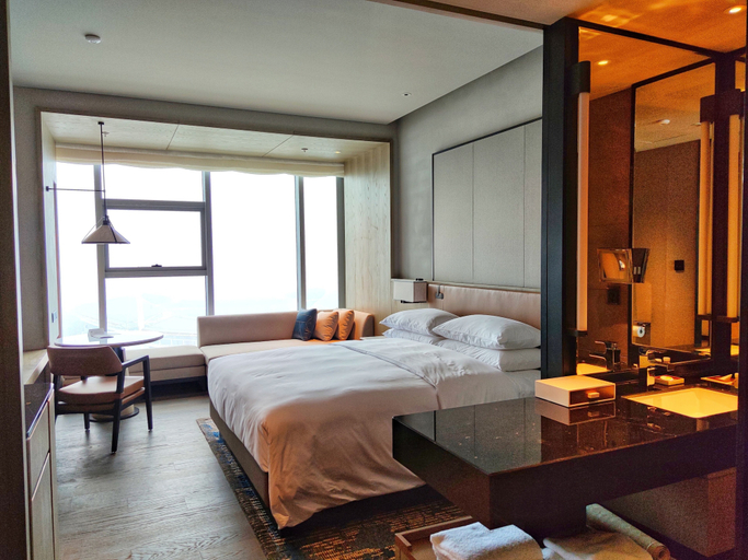Bedroom 2, Courtyard by Marriott Luoyang, Luoyang