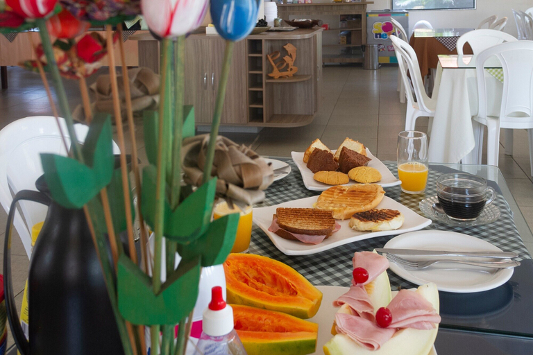 Food & Drinks 5, Wellness Inn, Campos