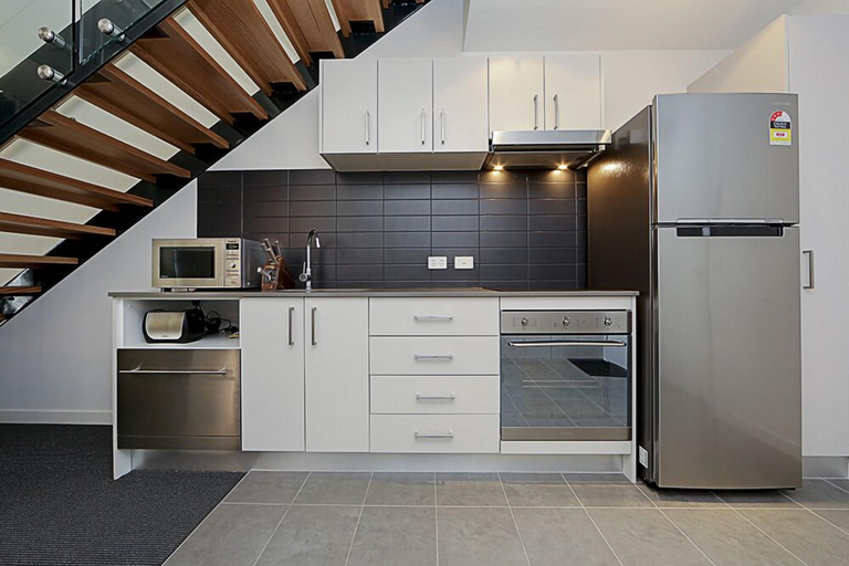 Others 5, Accommodate Canberra - Mode, Canberra