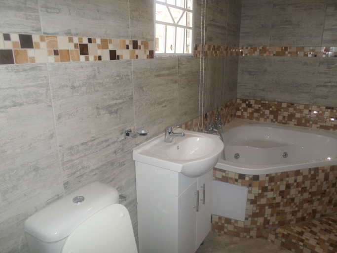 Bathroom 4, Channel View Lodge, Ekurhuleni