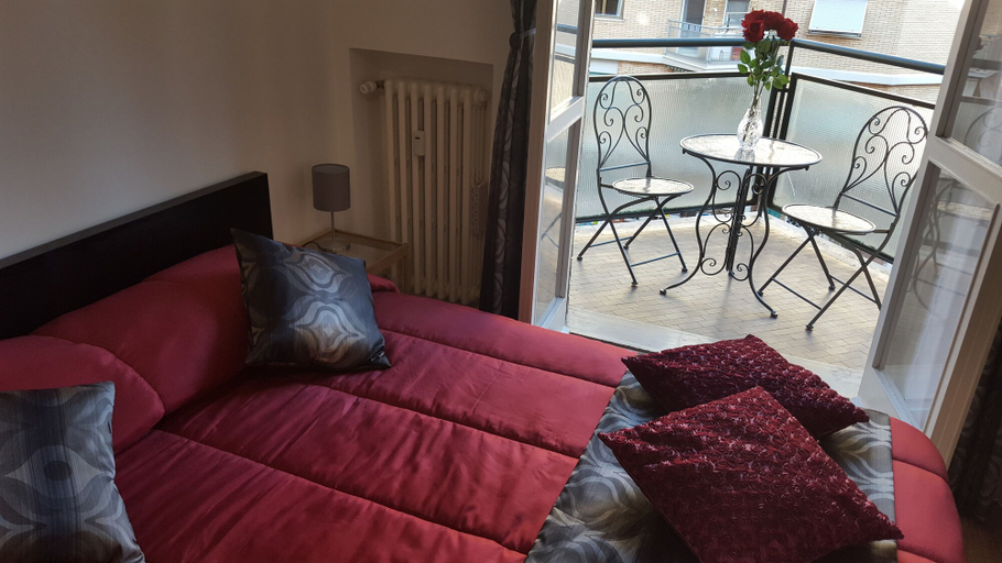 Others 4, Trastevere Sweet Rest, Rome