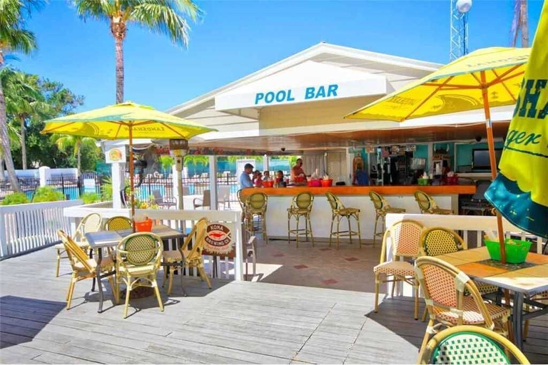 Food & Drinks, The Little Oasis Beach House, Lee