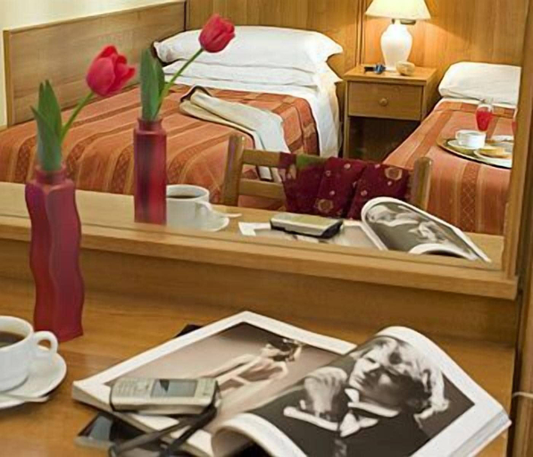 Bedroom 4, Hotel Altavilla, Rome