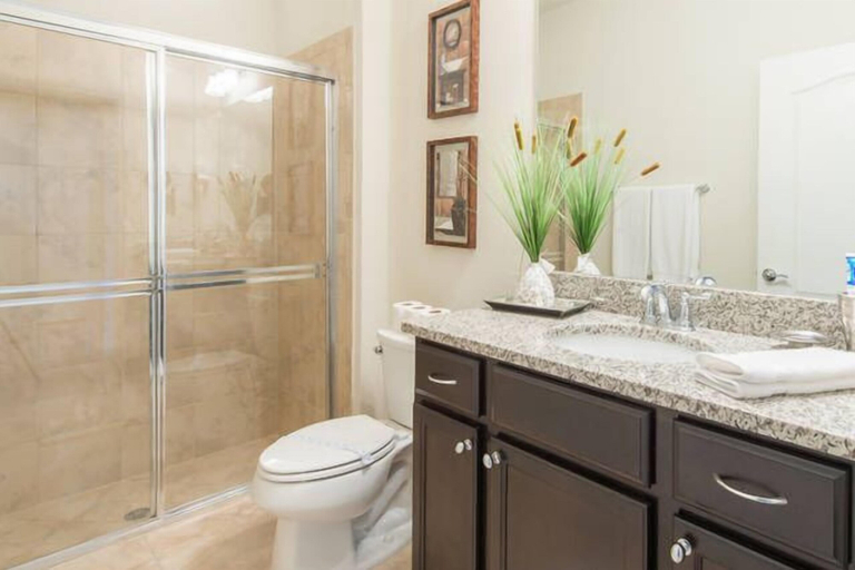 Bathroom 3, American Dream, Osceola