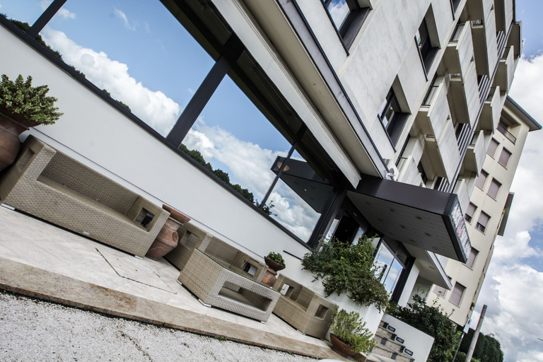 Exterior & Views 2, Art Hotel Milano, Prato