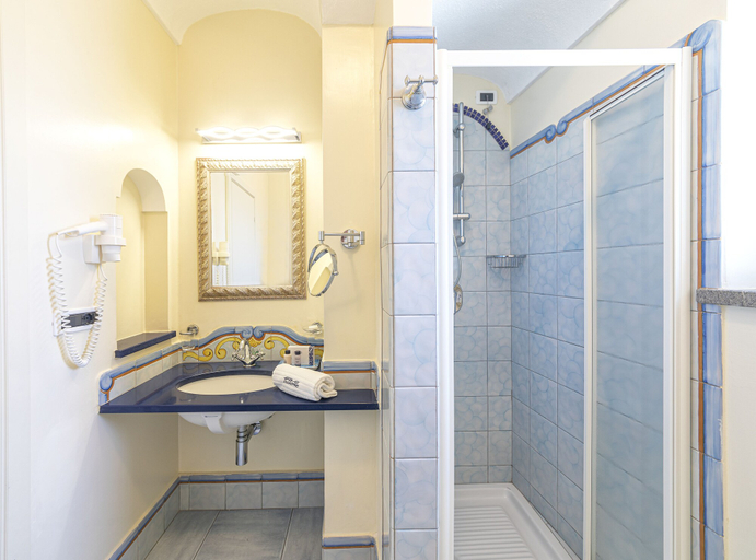 Bathroom 5, Hotel Terme Tritone Resort & Spa, Napoli