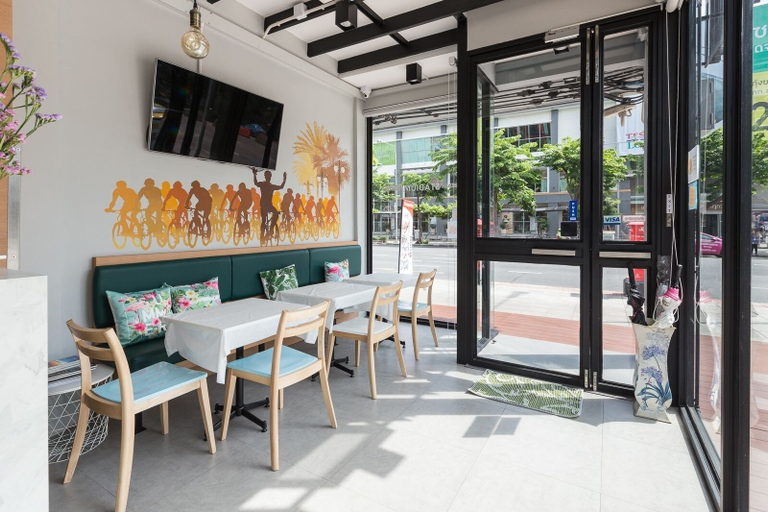 Food & Drinks 4, Siam Stadium Hostel, Pathum Wan
