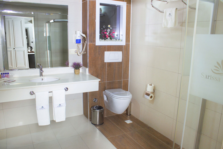 Bathroom 5, Sarissa Hotel, Beylikduzu