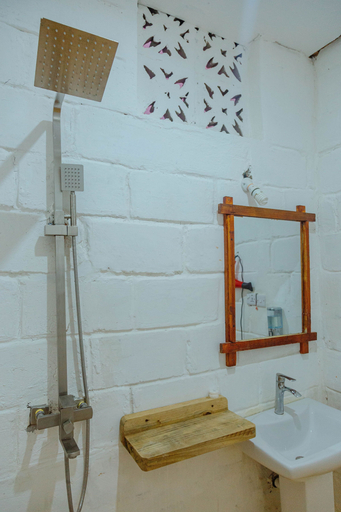 Bathroom 4, Tropicana Garden, Kaskazini 'A'