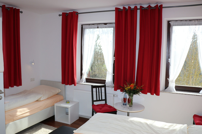 Bedroom 3, Hotel Gasthof Post, Ansbach