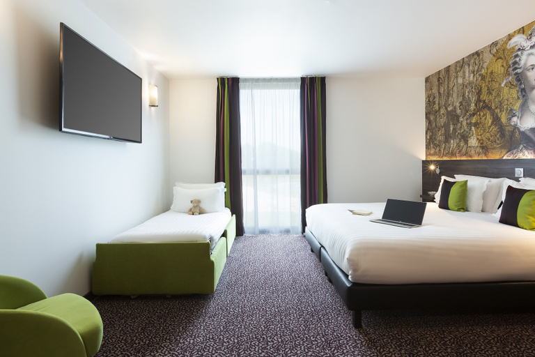 Bedroom 2, Hôtel Roi Soleil Prestige Plaisir - St Quentin, Yvelines