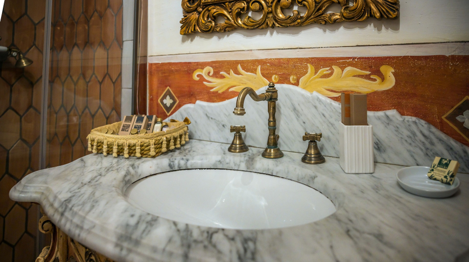 Bathroom 4, Castello di Limatola, Benevento