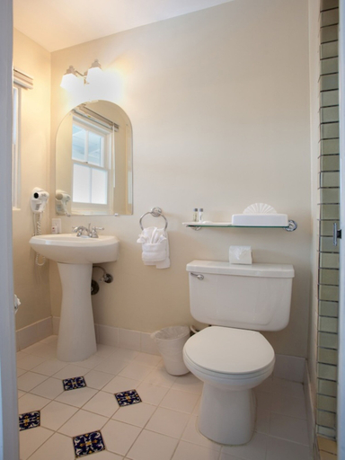 Bathroom 4, Coast Village Inn - Santa Barbara, Santa Barbara