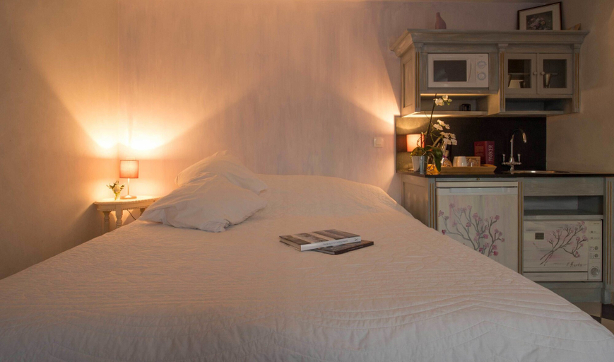 Bedroom 4, Le Mascaret, Manche