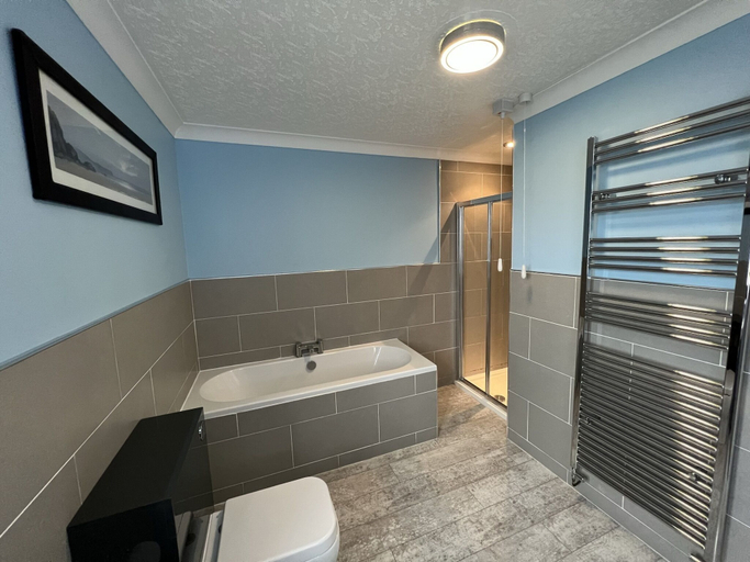 Bathroom 3, Ty'n Rardd Mountain Views Secure Garden Parking, Anglesey