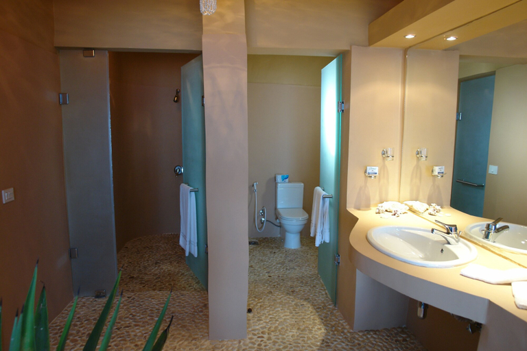 Bathroom 5, The Oasis Dive Resort, Marsa 'Alam