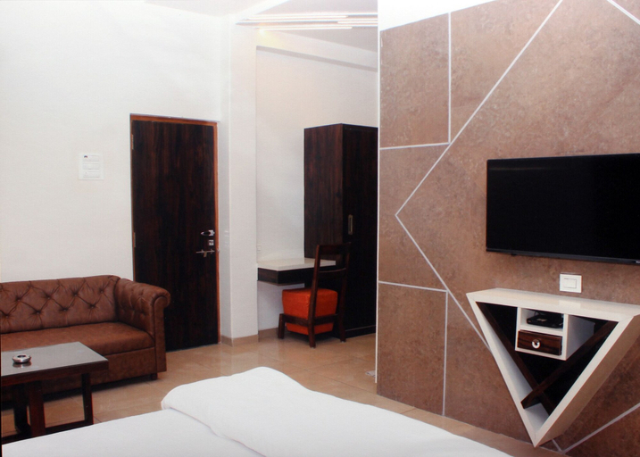 Others 4, Hotel Central Park, Thane