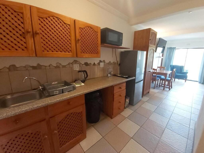 Others 4, Crayfish Inn no.5, Ugu