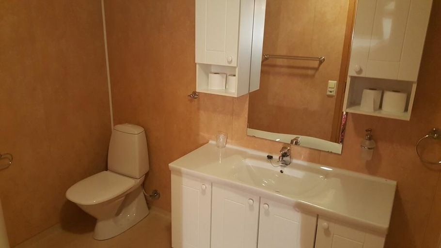 Bathroom 4, Skeisvang Gjestgiveri, Haugesund