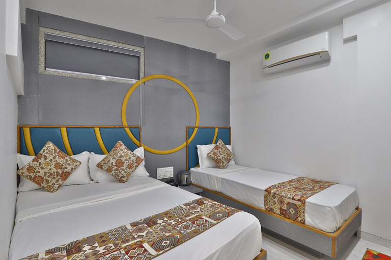 Bedroom 5, Hotel Legend, Surat