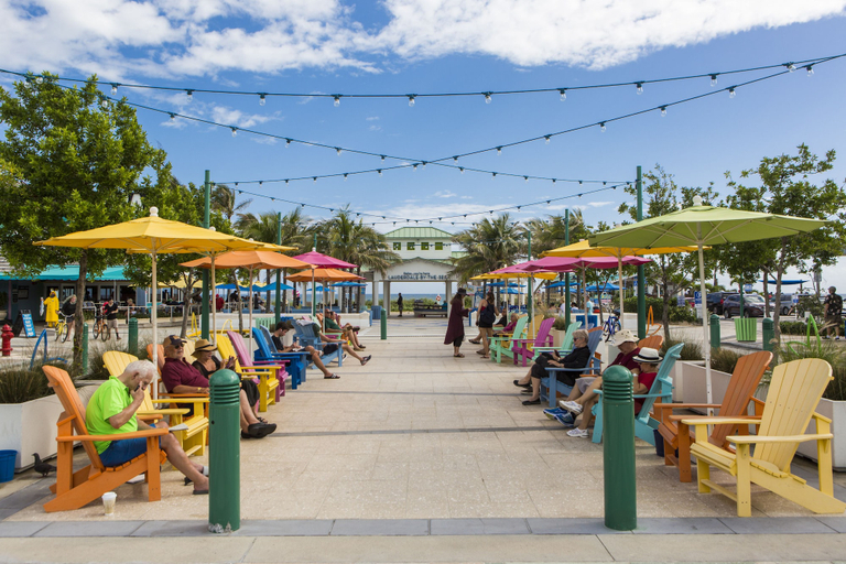Food & Drinks, 4145 By The Sea Inn & Suites, Broward