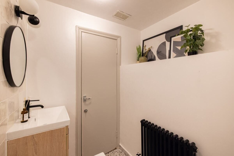 Bathroom 4, The Kensington And Chelsea Classic - Glamorous 2bdr Flat, London